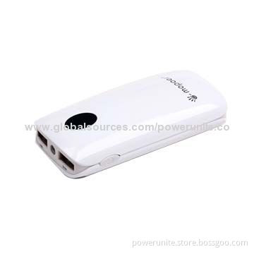Dual USB Port Portable Mobile Charger for iPad/iPod/iPhone/Samsung Smartphone with 4,400mAh Capacity